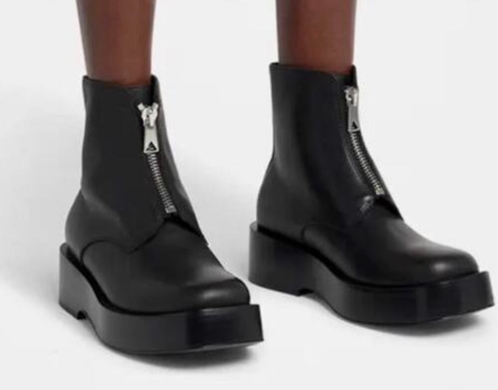 Bottega Veneta Torino Front Zipped Daisy Calf Ankle Boot in Black 38
